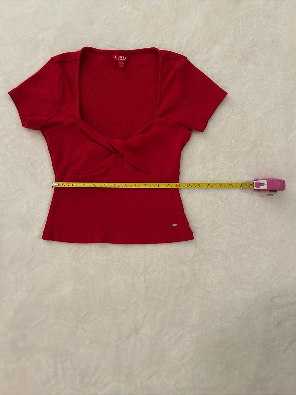 GUESS Red Twist-Front Ribbed Tee - Picture 6 of 8